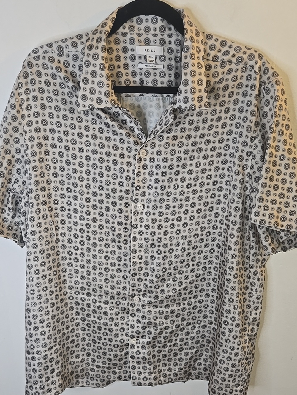 Reiss Men's Short-Sleeve Printed Button-Up Shirt in Cream and Black